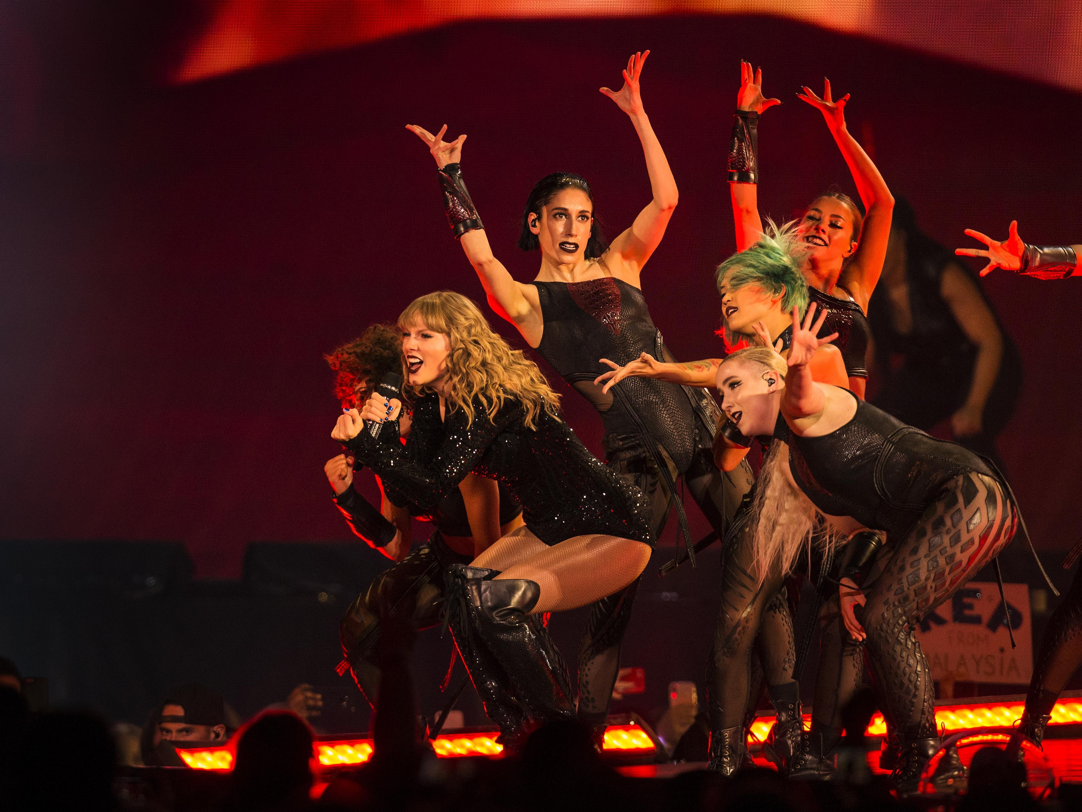 Taylor Swift chứng minh đẳng cấp ngôi sao ở Australia ảnh 2 Taylor Swift chung minh dang cap ngoi sao o Australia anh 2