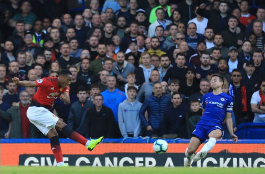 Cham diem tran Chelsea 2-2 MU: Martial,  Pogba ruc sang anh 11