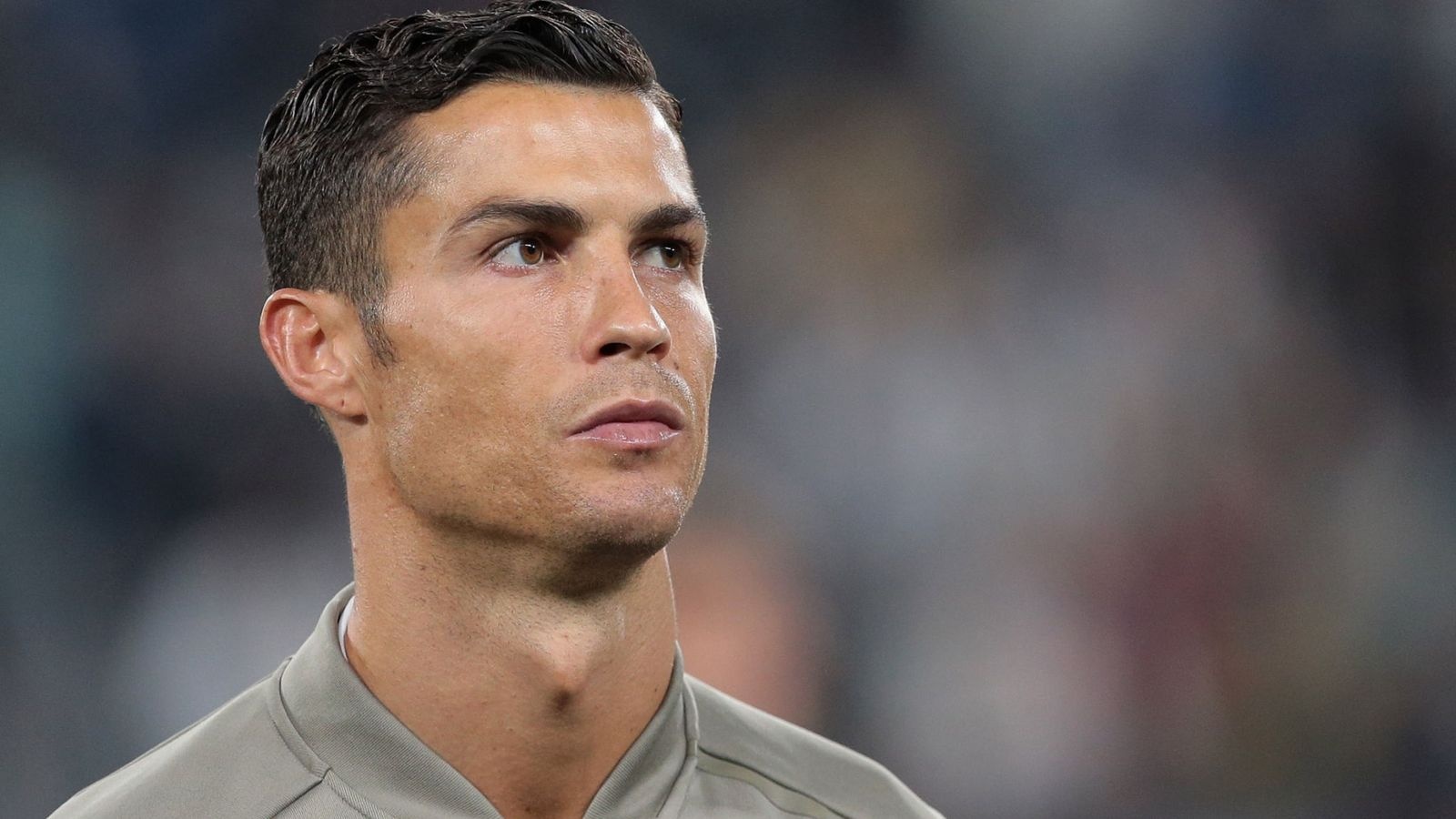 Ronaldo cham moc 400 ban,  tao ky luc moi o chau Au anh 1