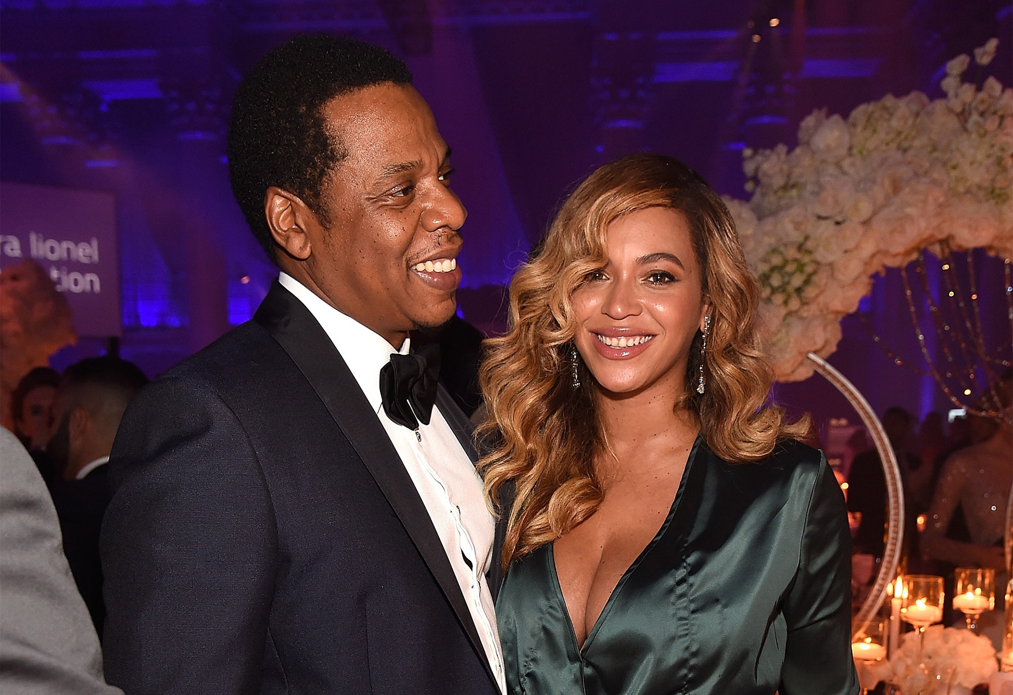 Beyonce & Jay-Z đút túi 250 triệu USD  ảnh 2 Beyonce & Jay-Z dut tui 250 trieu USD anh 2