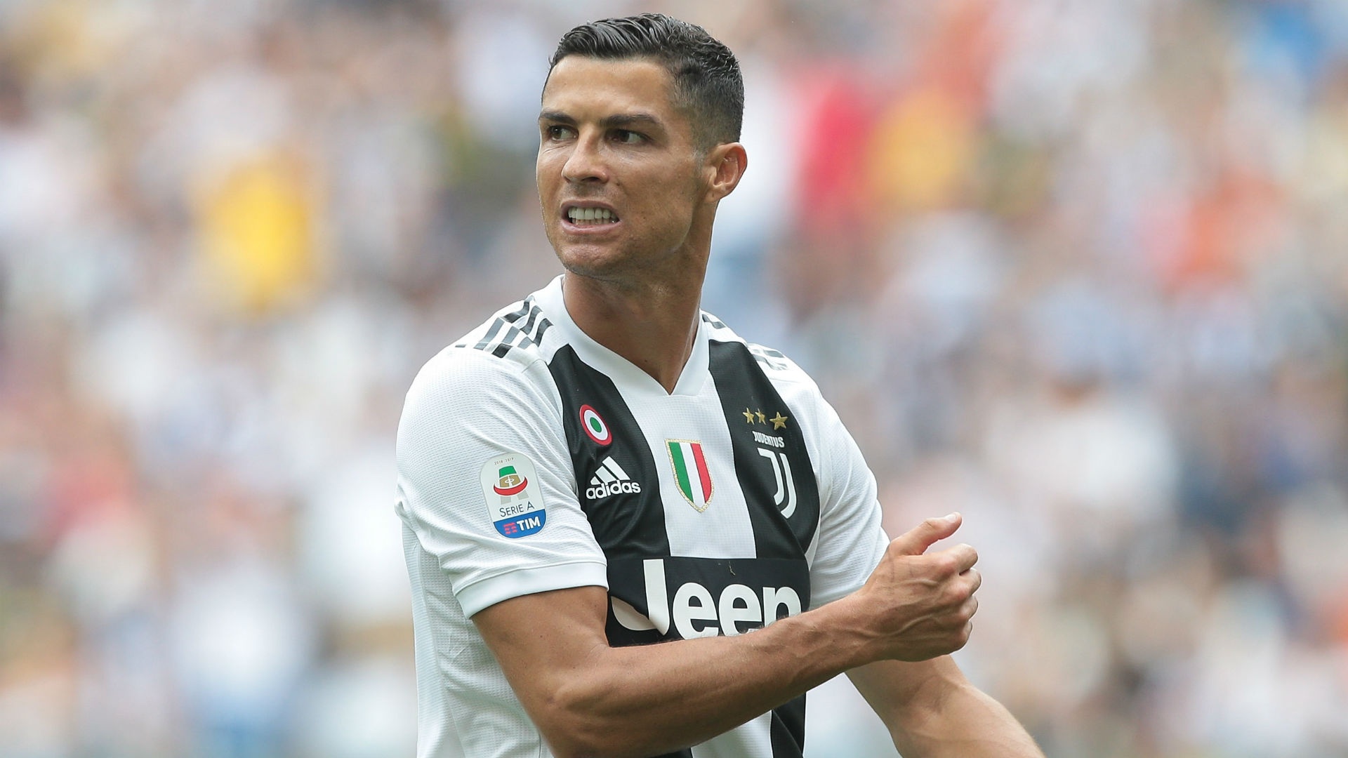 Ronaldo va ganh nang tuoi 33 hinh anh