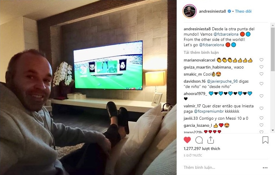 Iniesta xem Barca huy diet Real qua tivi anh 1