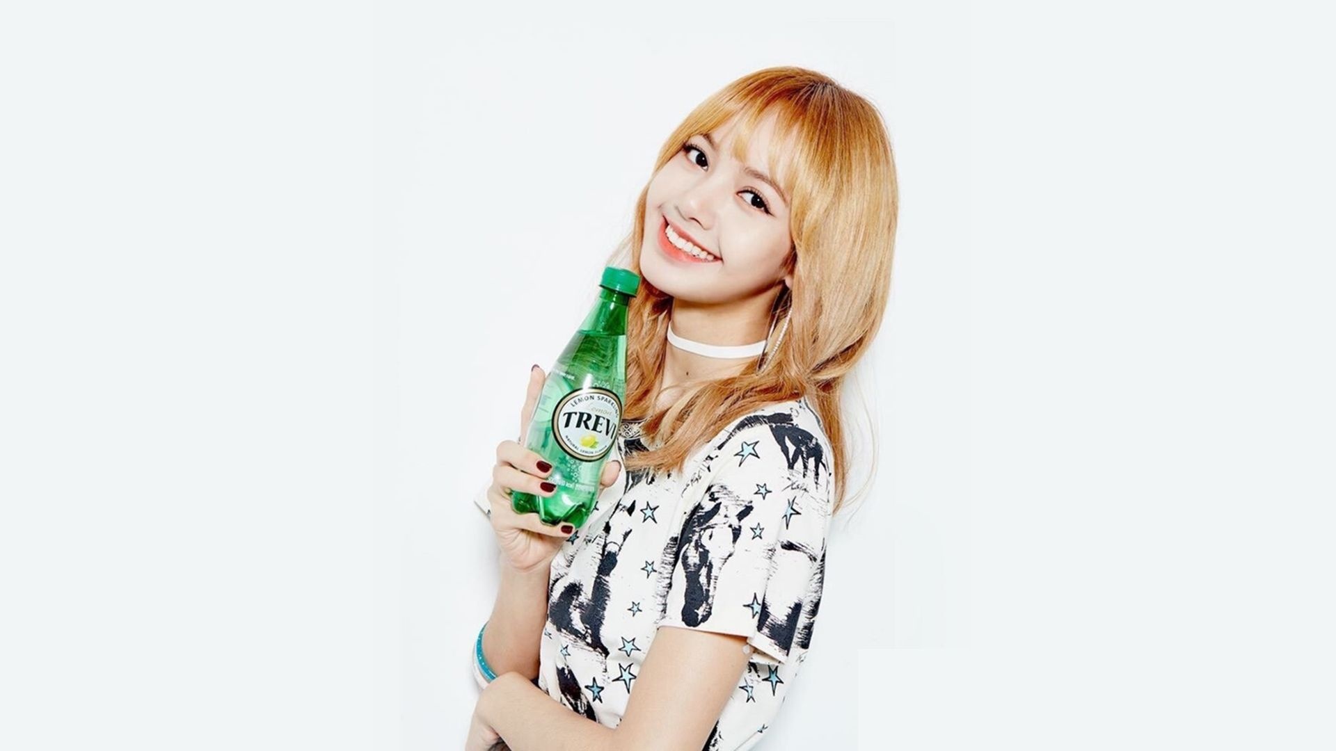 Lisa (BlackPink) – ngôi sao Thái Lan rực sáng giữa trời Kpop ảnh 1 Lisa (BlackPink) – ngoi sao Thai Lan ruc sang giua troi Kpop anh 1