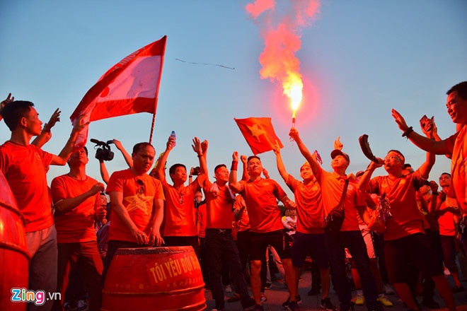 CDV Hai Phong dot phao sang truoc san My Dinh anh 5