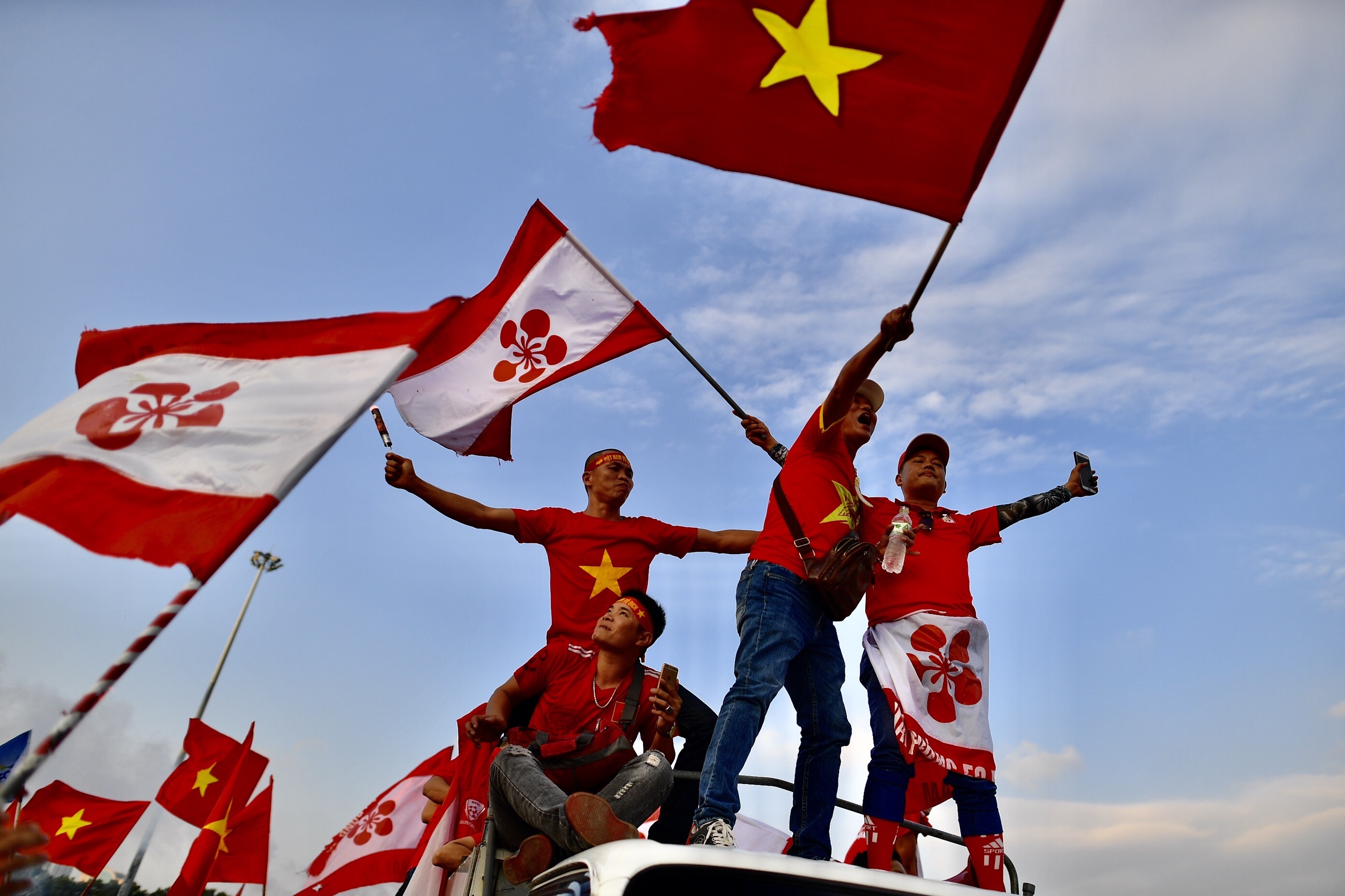 CDV Hai Phong dot phao sang truoc san My Dinh anh 7