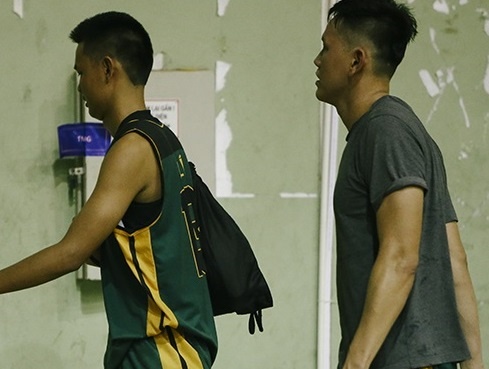 Cau thu doi Can Tho hanh hung trong tai hinh anh