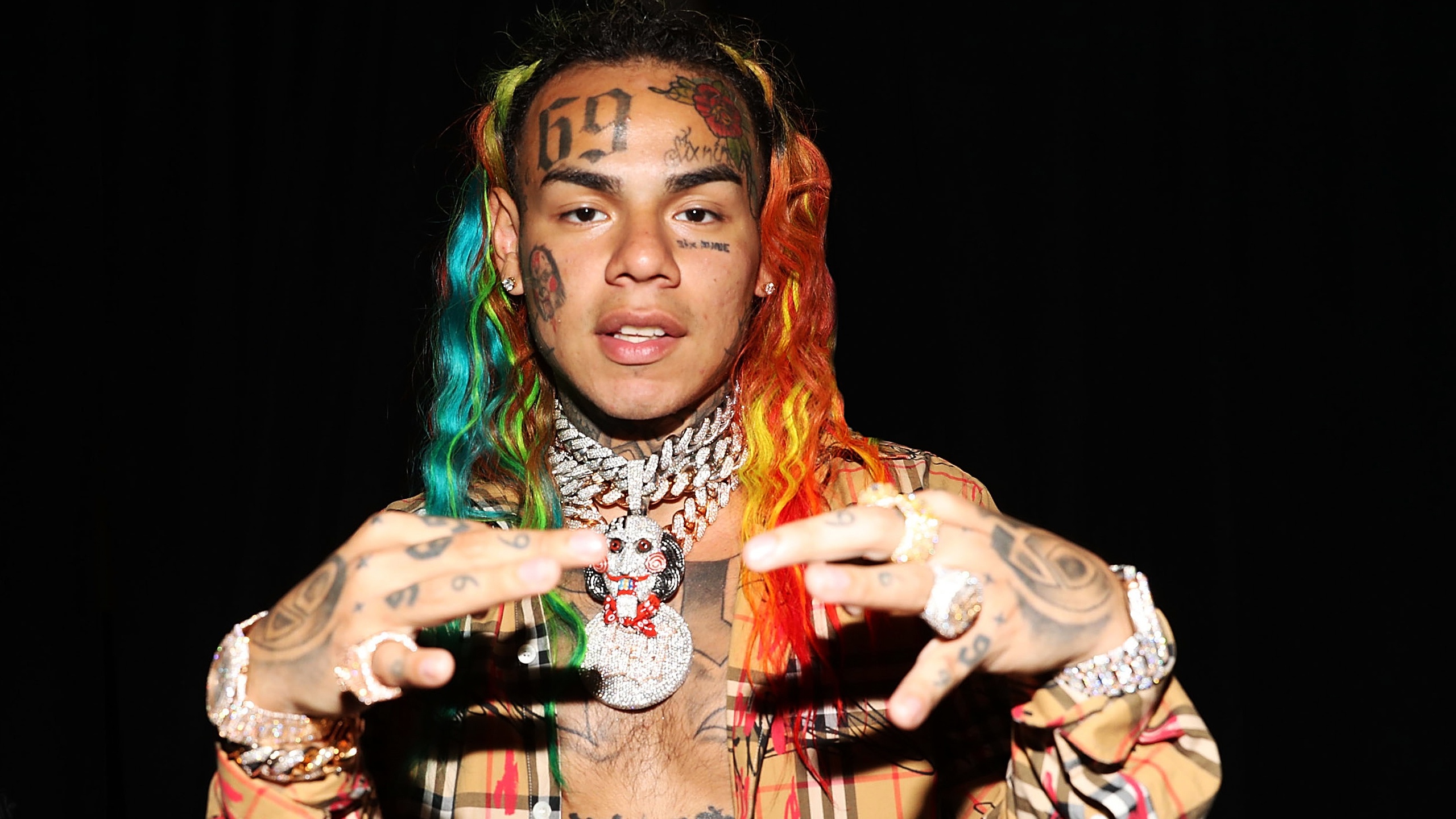 Rapper 6ix9ine hủy show, bỏ album và đối diện án tù ít nhất 25 năm ảnh 1 Rapper 6ix9ine huy show, bo album va doi dien an tu it nhat 25 nam anh 1