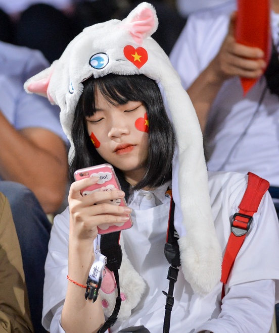 Dan hot girl tiep lua cho thay tro HLV Park Hang-seo tai san Hang Day anh 5