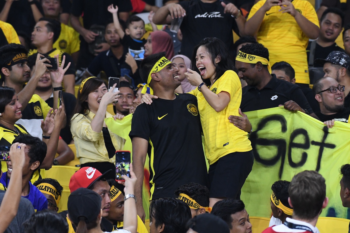 Quang Hai duoc vinh danh sau man trinh dien xuat sac truoc Campuchia anh 2