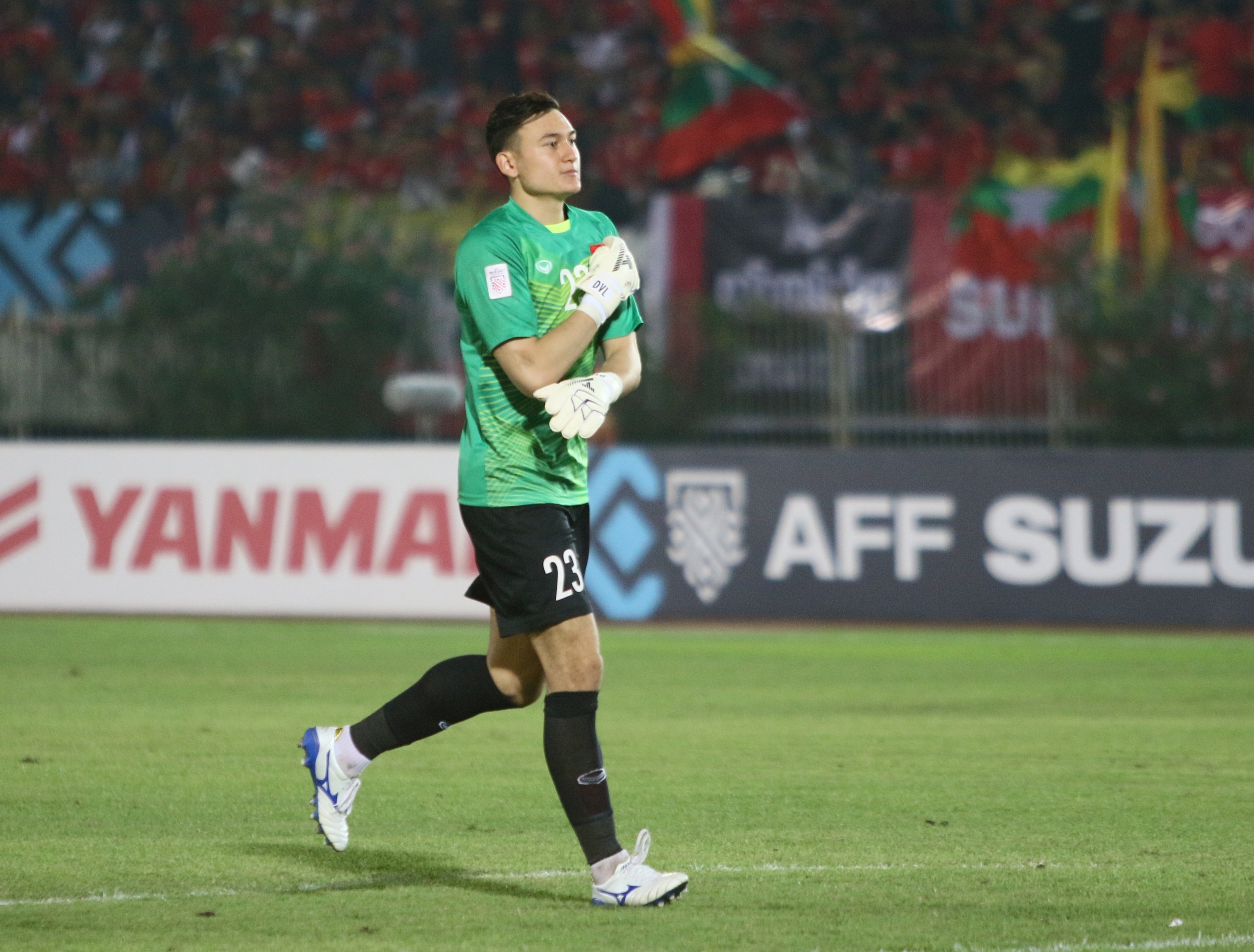 Tien dao tuyen Philippines tu tin se choc thung luoi Van Lam anh 2