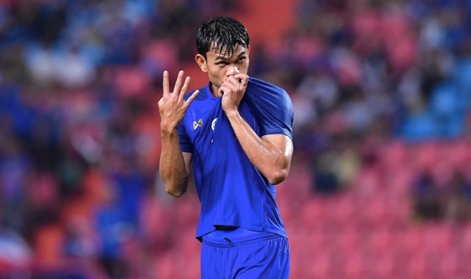 ‘Sat thu’ Kraisorn khong mo vua pha luoi, chi muon vo dich AFF Cup hinh anh