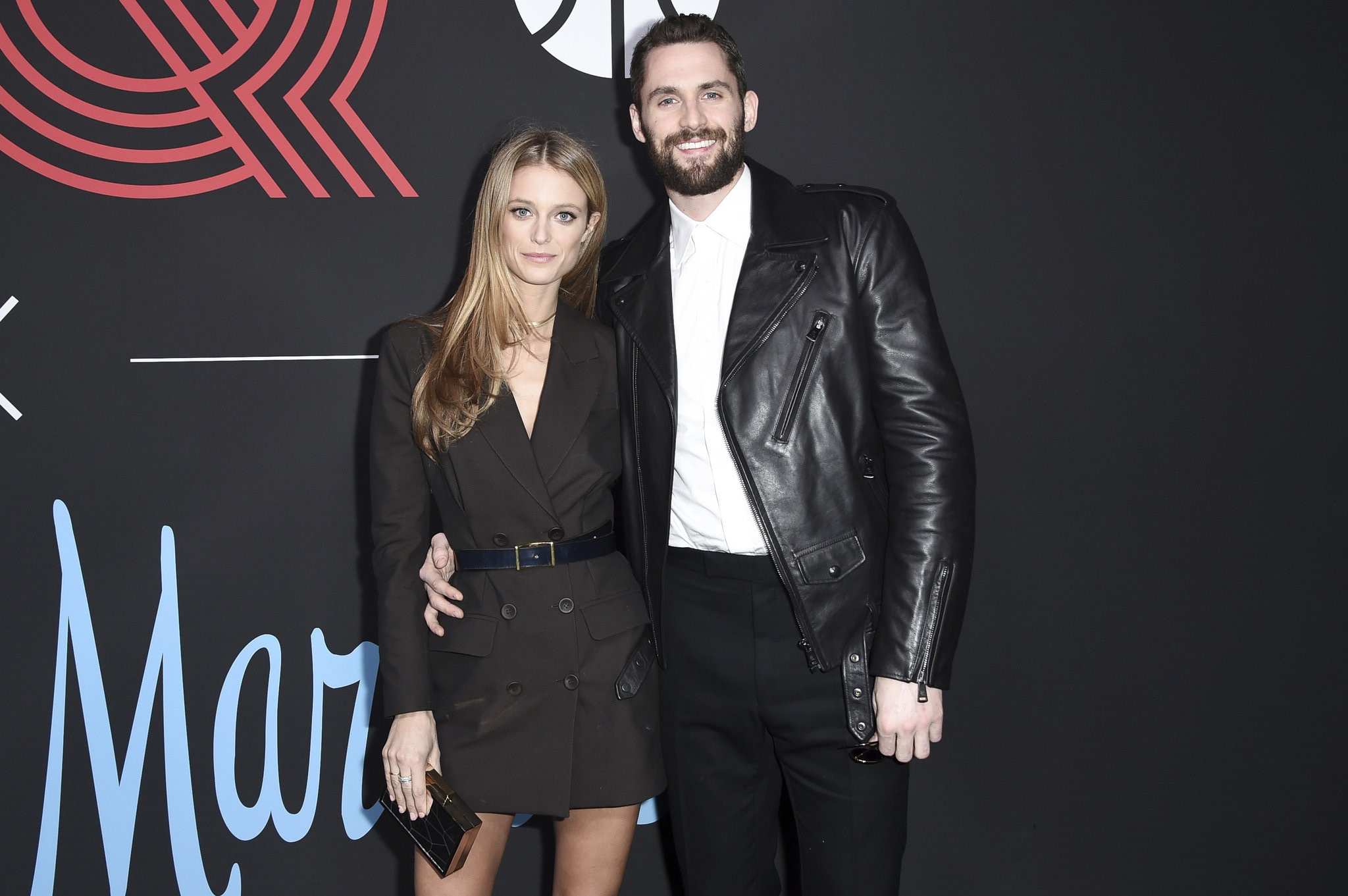 loat sao giai tri yeu cau thu bong ro anh 5