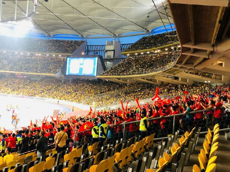 Báo Malaysia đòi lại công bằng cho CĐV Việt Nam ảnh 2 Bao Malaysia doi lai cong bang cho CDV Viet Nam anh 2