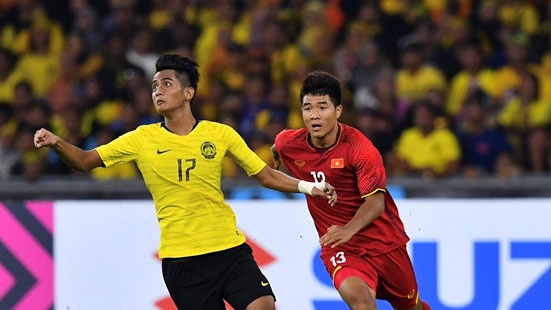 Sao tre Malaysia muon tang cup vo dich AFF Cup cho bo va me hinh anh