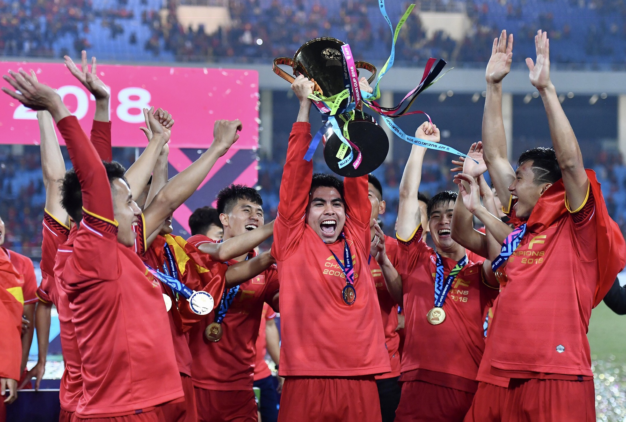 BLV Quang Huy: ‘Vô địch rồi! ăn mừng thôi các bạn ơi’ ảnh 1 BLV Quang Huy: ‘Vo dich roi! an mung thoi cac ban oi’ anh 1