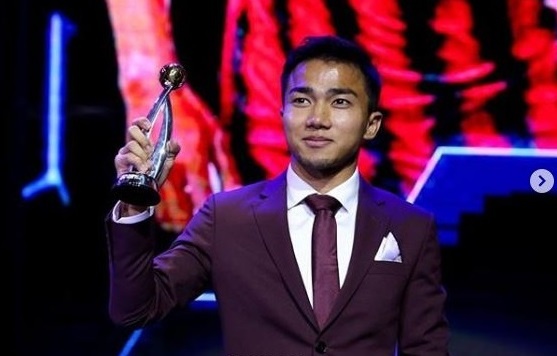 Tien ve Chanathip gianh Qua bong vang Thai Lan 2018 hinh anh