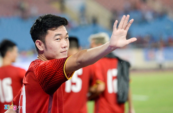 Nhin Bale bu toc,  Scholes nhan ra da den luc phai giai nghe anh 1