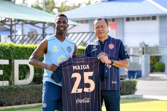 Giai Thai League don cuu cau thu cua Ngoai hang Anh hinh anh