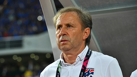 Tan HLV Thai Lan khong bat ngo khi Rajevac bi sa thai hinh anh