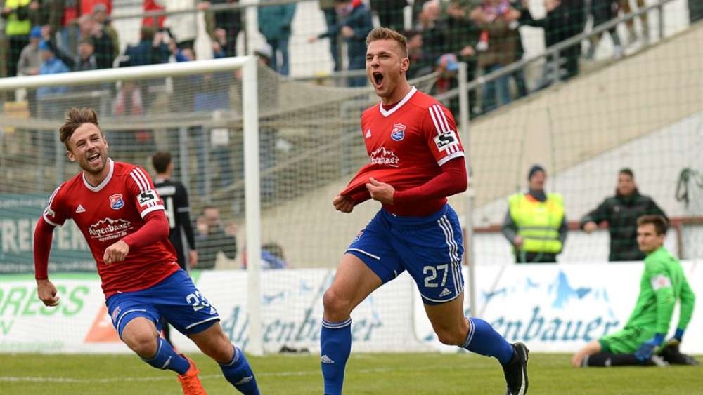 Quang Hai lot top 10 cau thu xuat sac o luot tran thu 3 Asian Cup anh 5