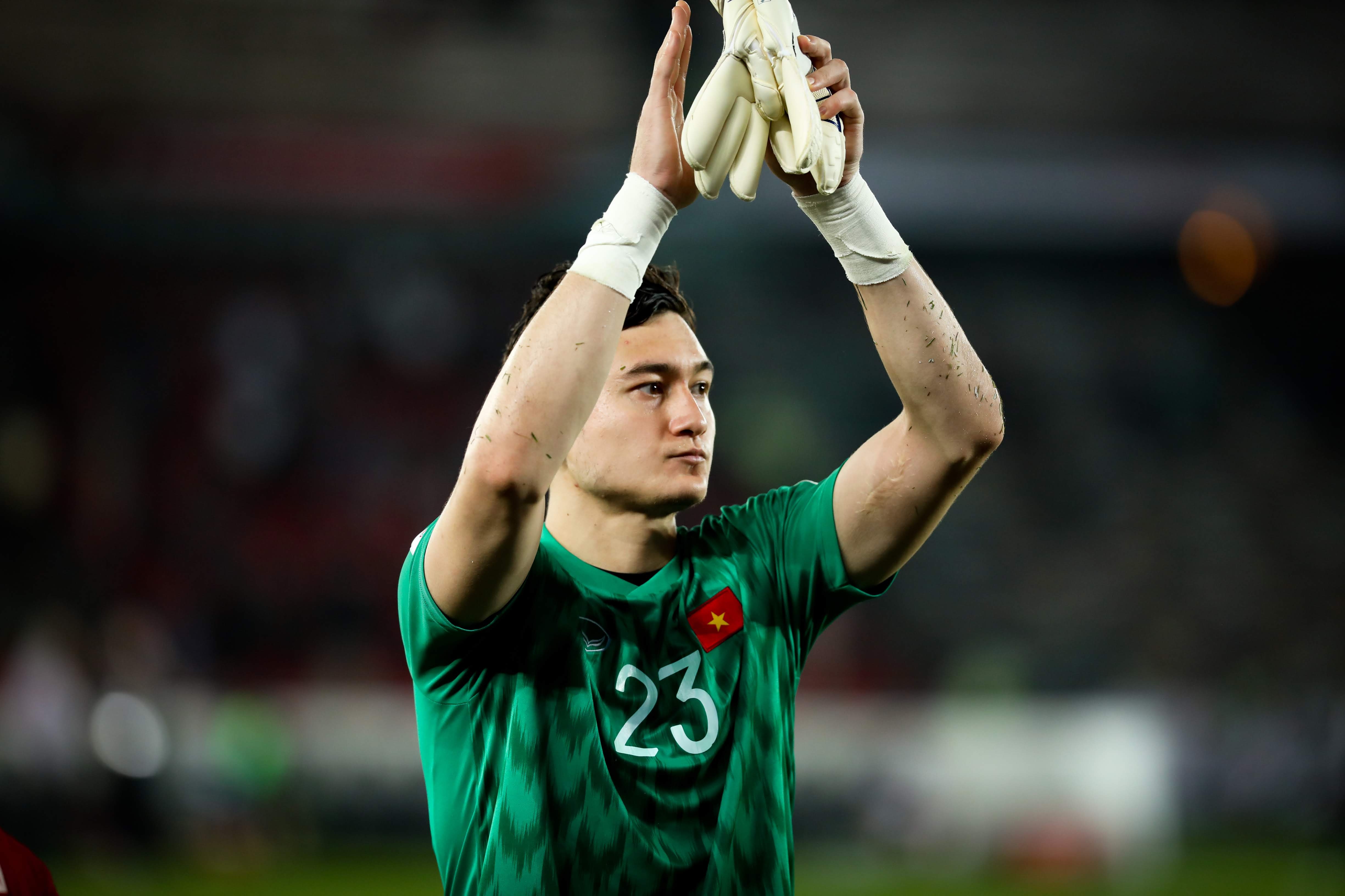 Đặng Văn Lâm và ranh giới của tội đồ - người hùng sau trận Jordan ảnh 2 Dang Van Lam va ranh gioi cua toi do - nguoi hung sau tran Jordan anh 2