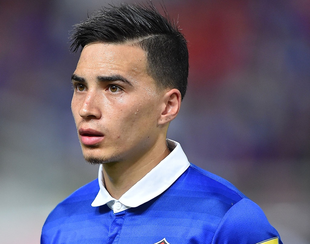 Hau ve goc Viet giai thich ly do chon khoac ao tuyen Thai Lan hinh anh