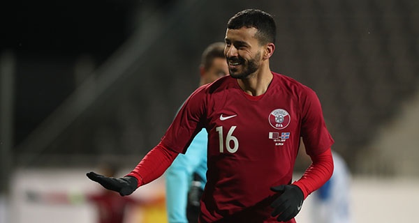 Cong Phuong lot top 5 cau thu hay nhat tu ket Asian Cup anh 8