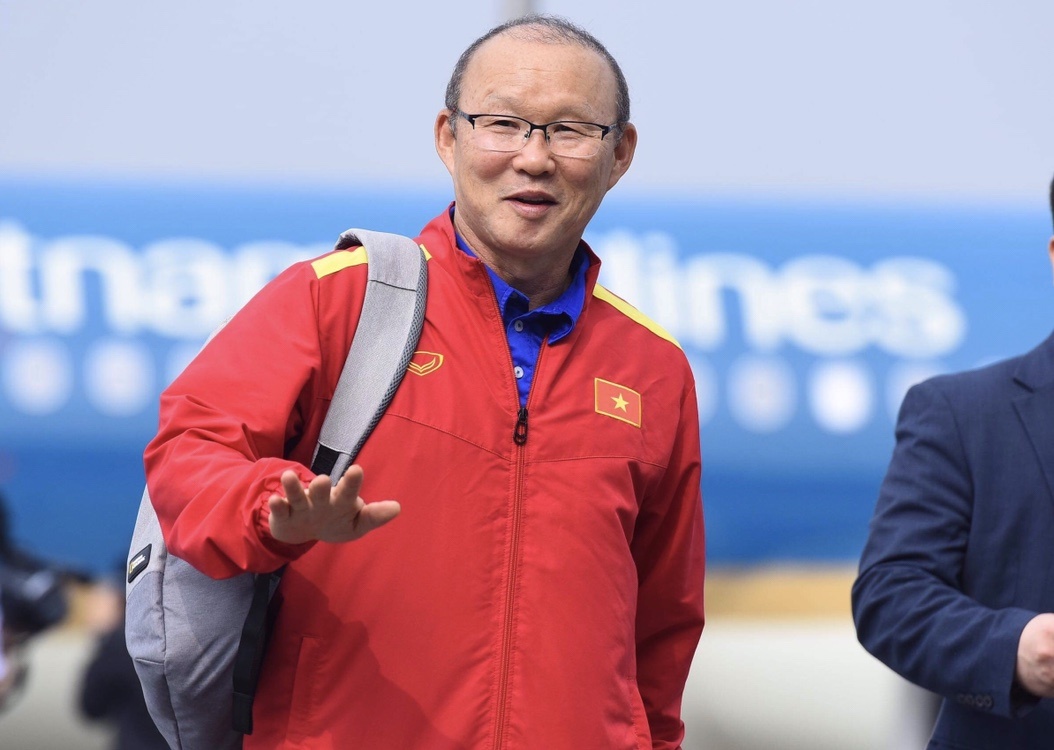 Quang Hai bi CDV vay chat trong ngay doi tuyen Viet Nam ve nuoc anh 1