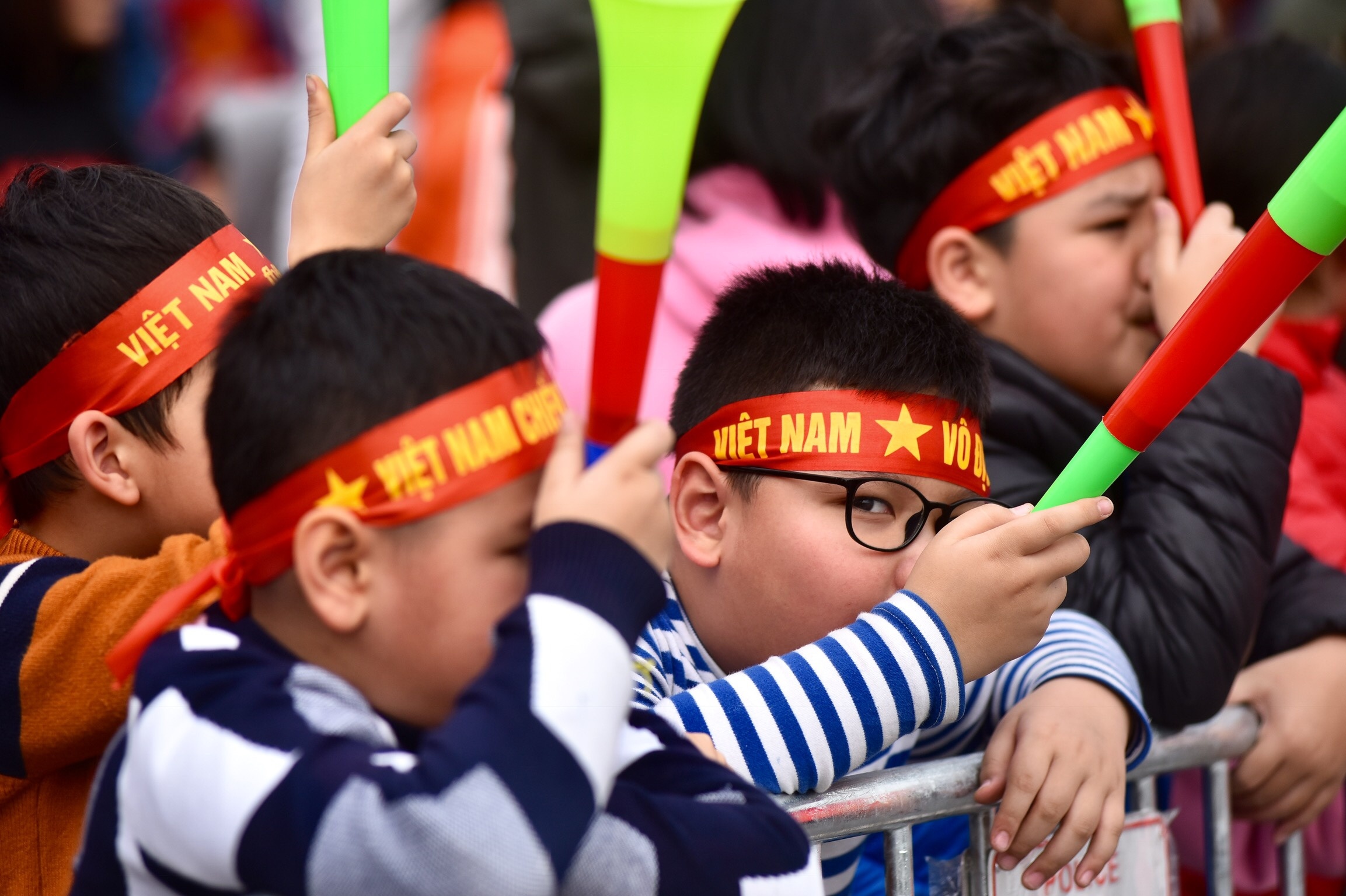 Quang Hai bi CDV vay chat trong ngay doi tuyen Viet Nam ve nuoc anh 10