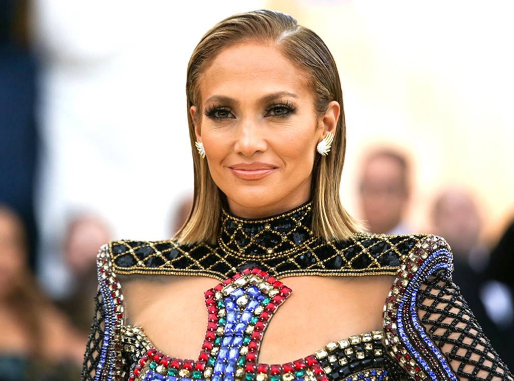 Britney Spears xuong sac,  Celine Dion gay tro xuong sau 20 nam ca hat anh 6