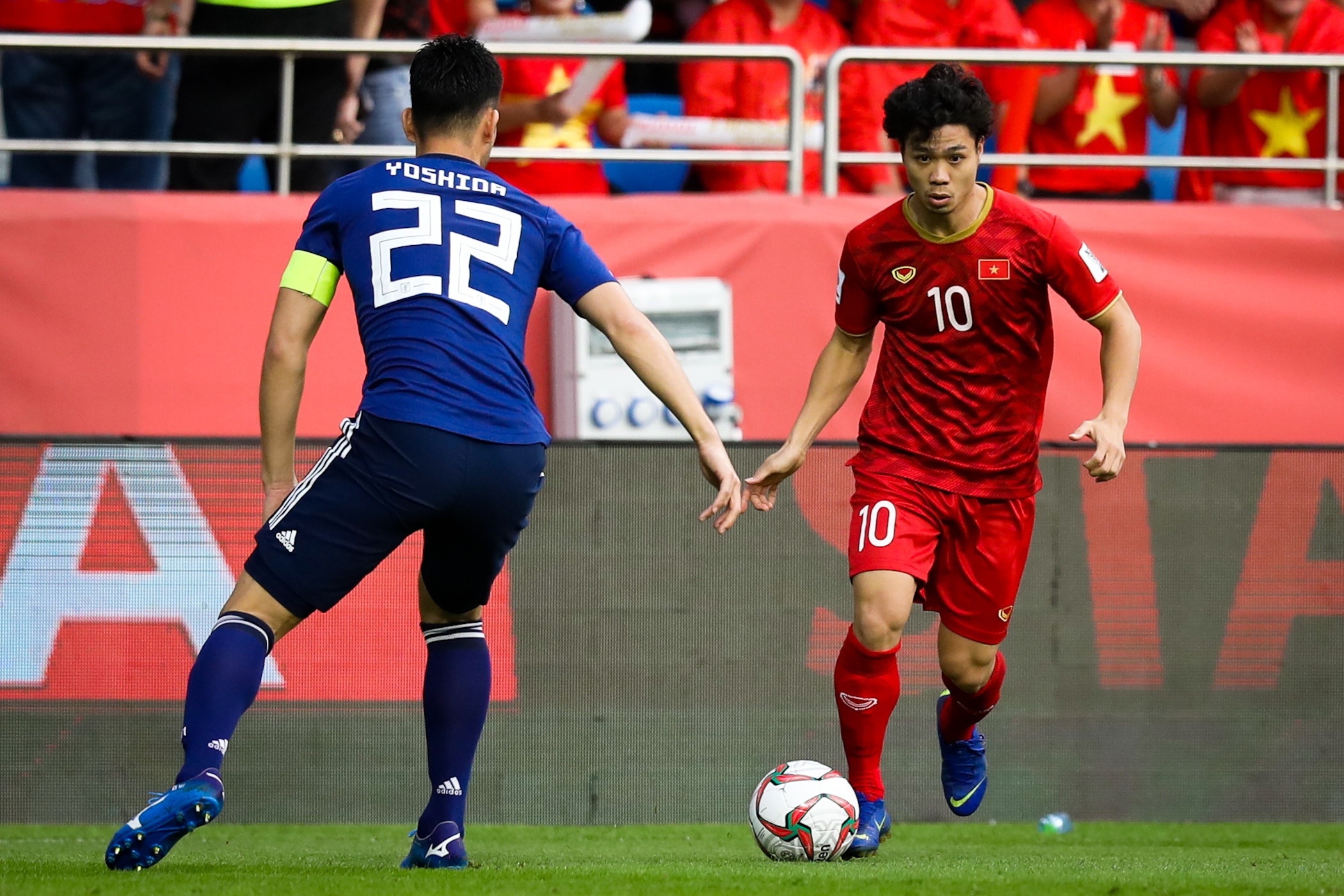 Cong Phuong lot top 5 cau thu hay nhat tu ket Asian Cup hinh anh