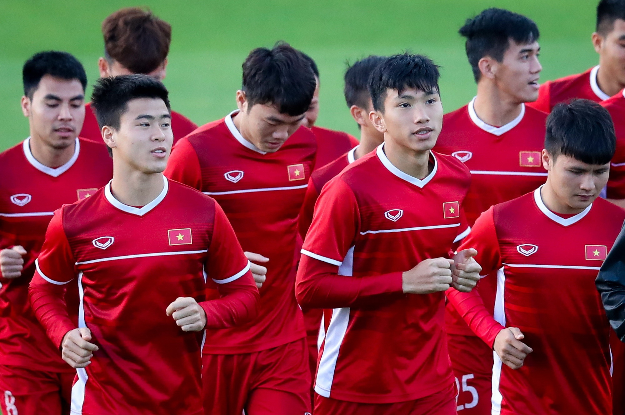 Quang Hai,  Van Hau lot top 5 cau thu tre hay nhat Asian Cup anh 2