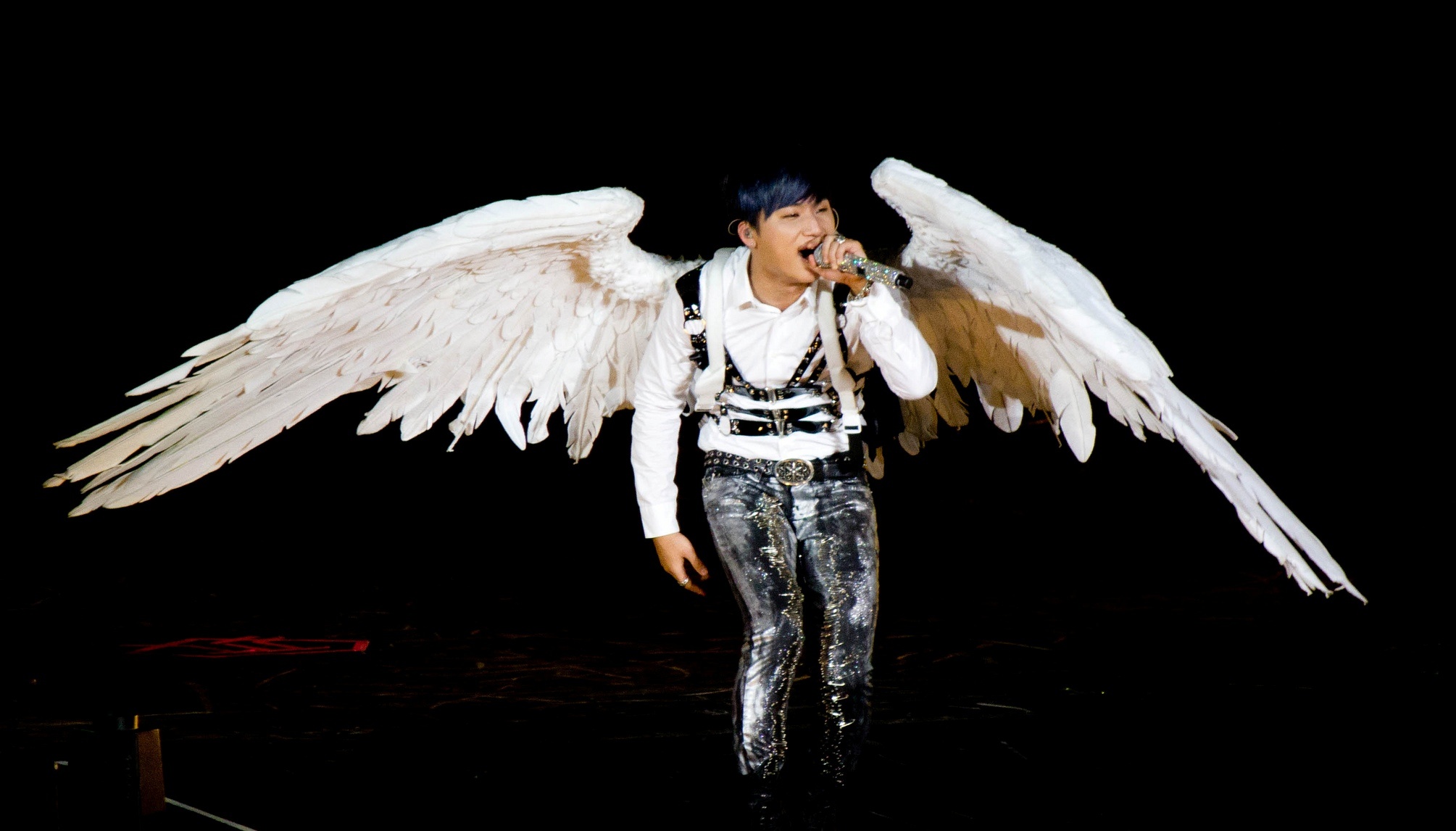 Bi Rain don luong fan ky luc trong lich su ca si solo o Kpop anh 7