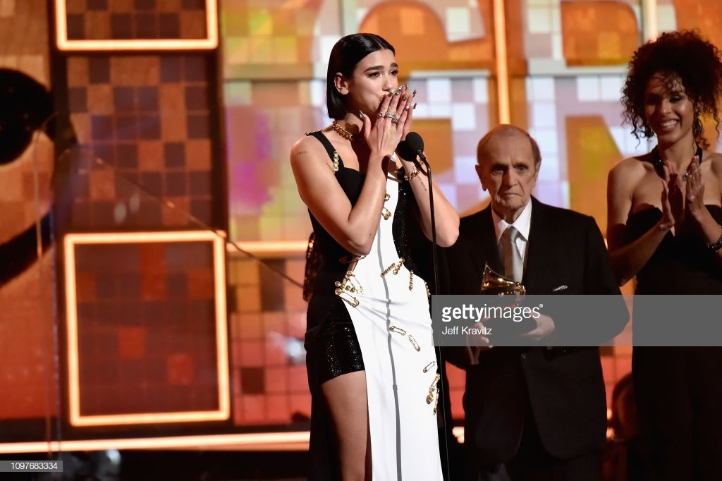 Cardi B lần đầu đoạt Grammy đầu tiên ảnh 3 Cardi B lan dau doat Grammy dau tien anh 3