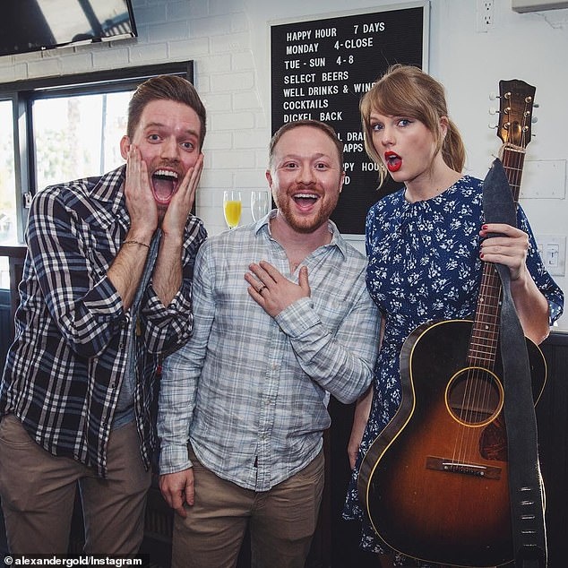 Taylor Swift hat o dam cuoi dong tinh anh 1