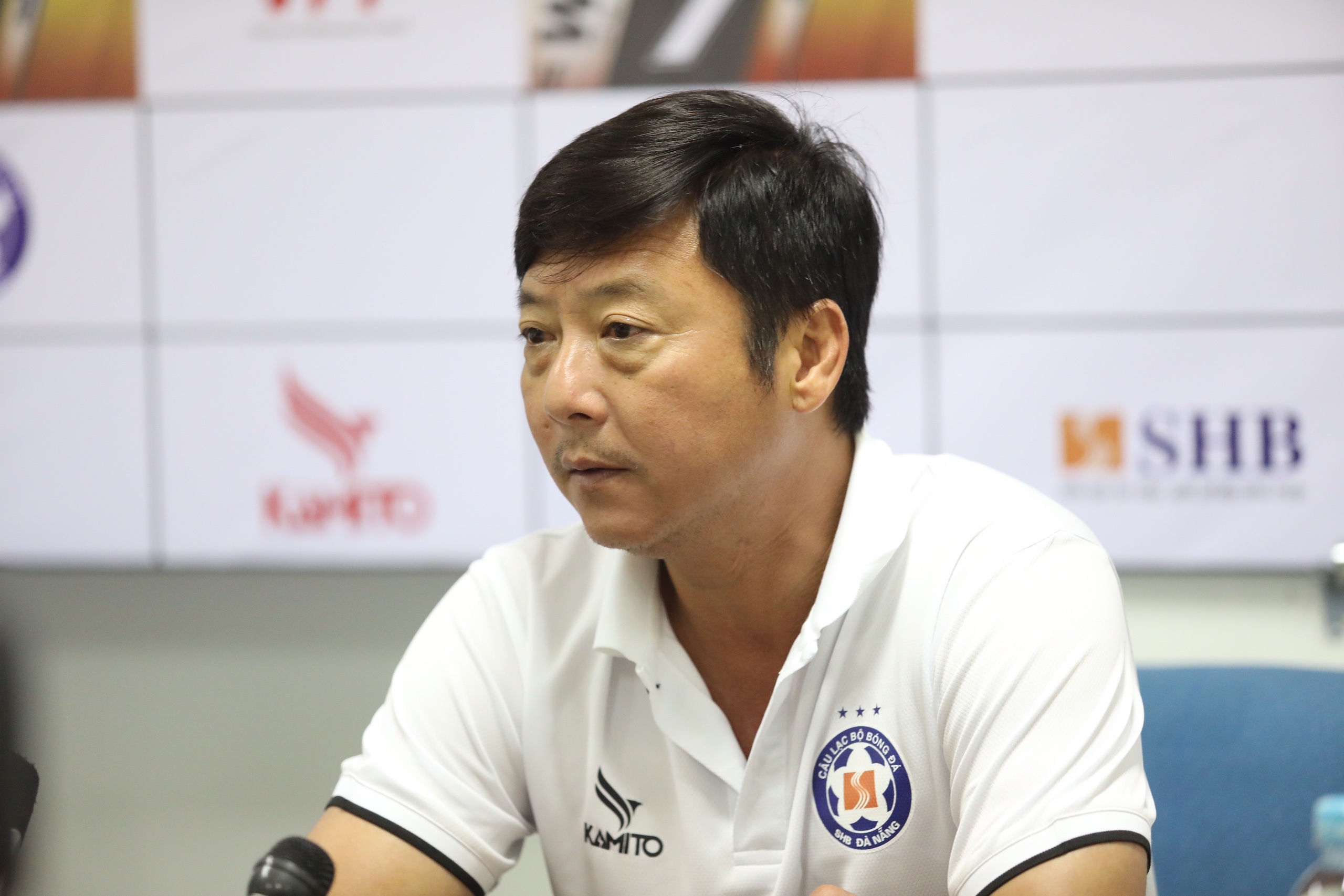 Quế Ngọc Hải bị đuổi khỏi sân, HLV Viettel nói gì? ảnh 2 Que Ngoc Hai bi duoi khoi san, HLV Viettel noi gi? anh 2