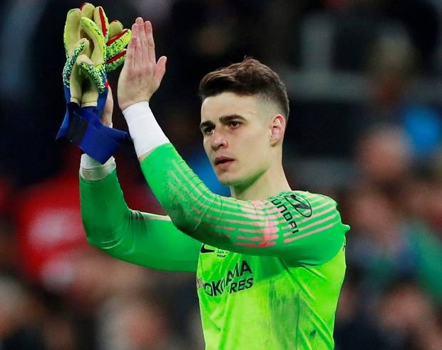 HLV Sarri: ‘Chelsea khong the pha hong tuong lai cua Kepa’ hinh anh