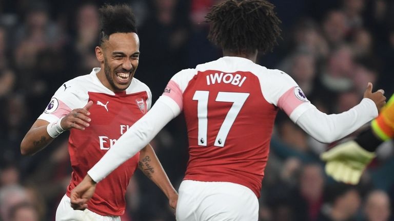 Oezil thăng hoa giúp Arsenal xây chắc vị trí thứ 4 ảnh 2 Oezil thang hoa giup Arsenal xay chac vi tri thu 4 anh 2