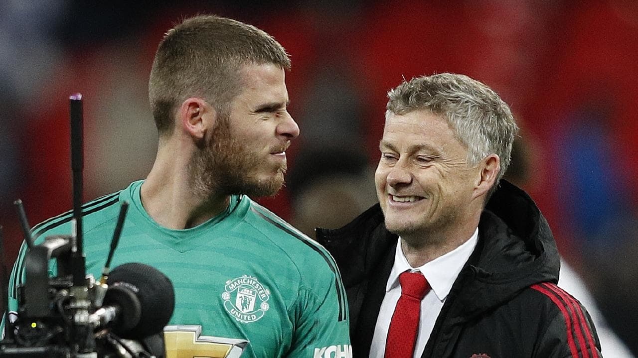 HLV Solskjaer nam ngoai cuoc dam phan giua De Gea va MU hinh anh