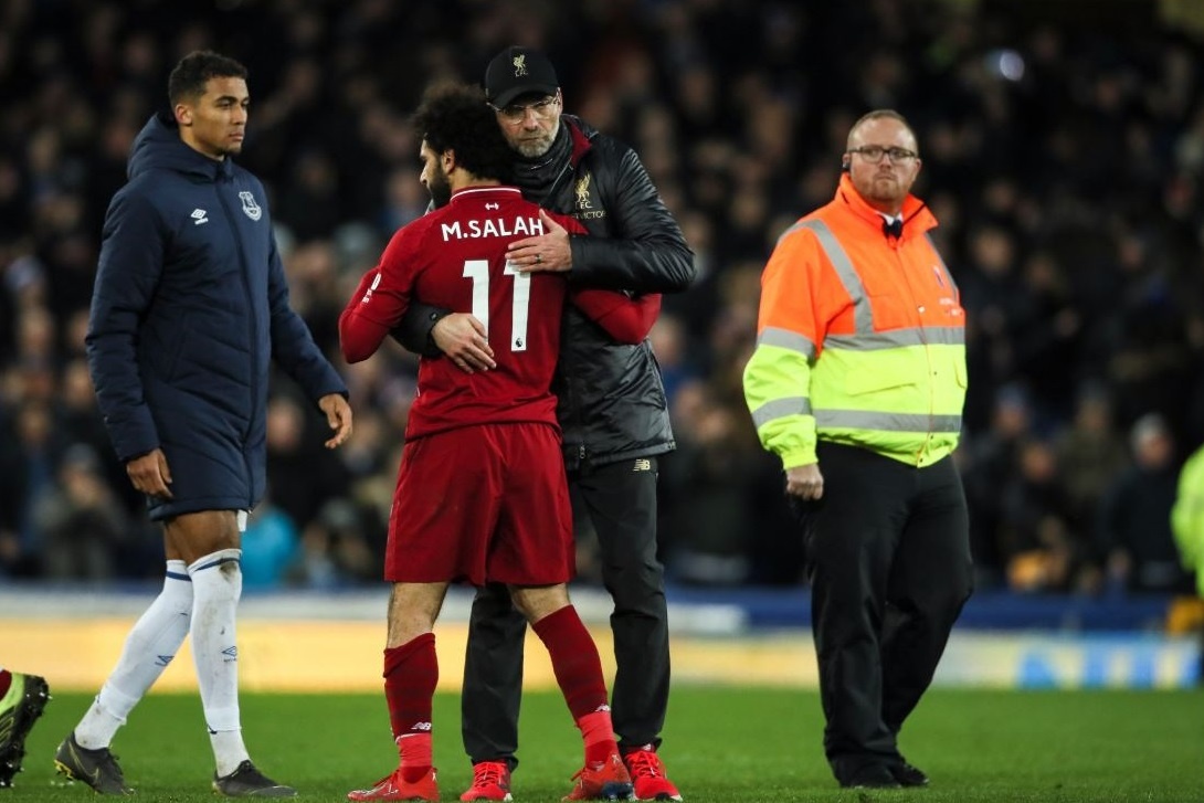 Liverpool mat ngoi dau,  HLV Klopp do loi cho thoi tiet anh 1