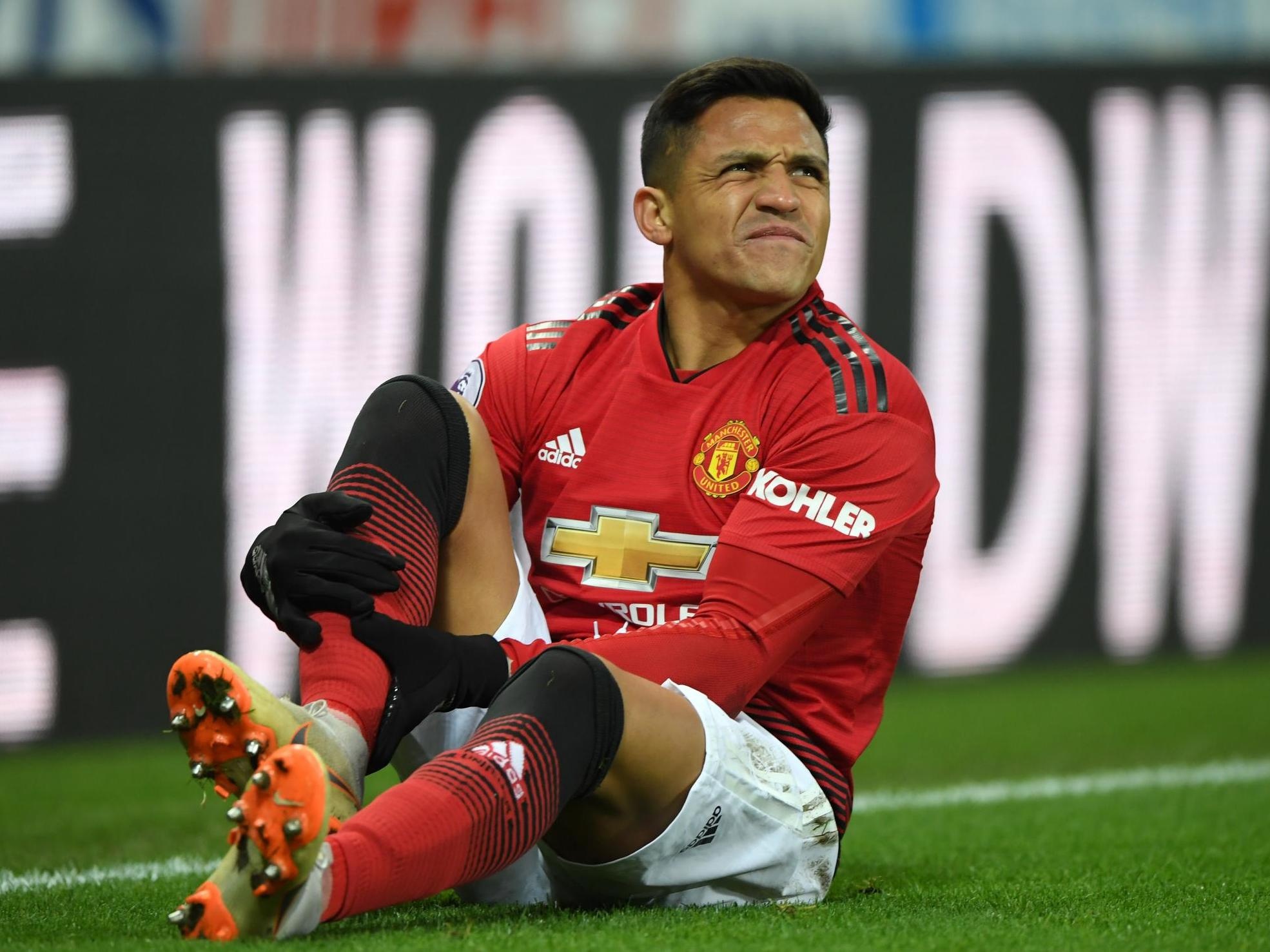 Solskjaer đang bất lực với Alexis Sanchez ảnh 1 Solskjaer dang bat luc voi Alexis Sanchez anh 1