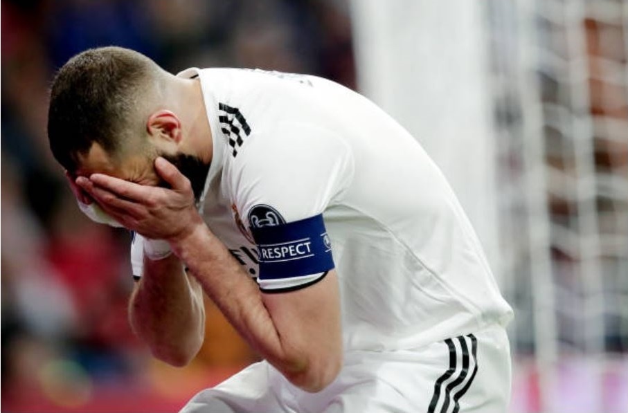 Benzema trượt chân tai hại ảnh 1 Benzema truot chan tai hai anh 1