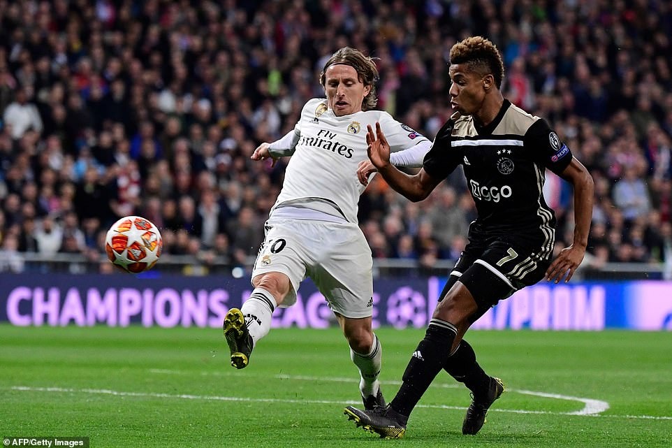 Cham diem Real Madrid 1-4 Ajax: That vong trai deu cac tuyen Real anh 8