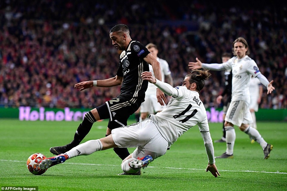 Cham diem Real Madrid 1-4 Ajax: That vong trai deu cac tuyen Real anh 12