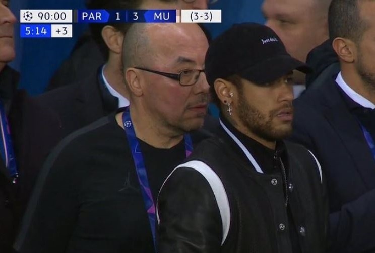 Neymar hoang hot,  bat luc nhin dong doi guc nga truoc MU anh 1