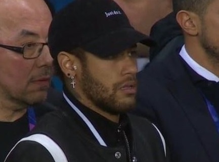 Neymar hoang hot, bat luc nhin dong doi guc nga truoc MU hinh anh