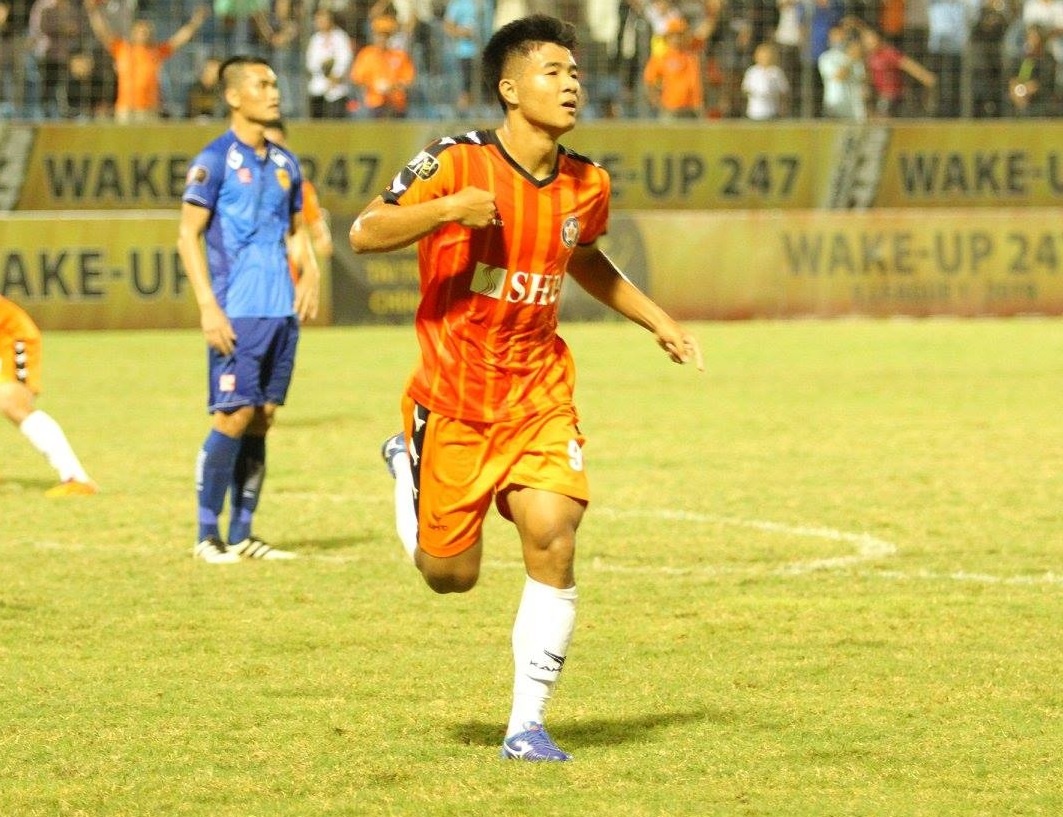 Duc Chinh gay that vong,  HLV Huynh Duc tinh dung so do khong tien dao anh 1