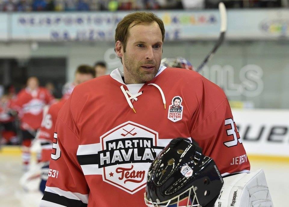 Petr Cech se xem khuc con cau trong ngay Arsenal dau MU hinh anh