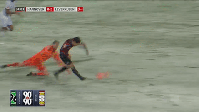 Tien dao Bundesliga an mung hut vi tuyet roi day hinh anh