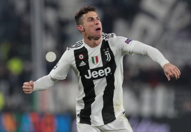 Ronaldo san bang thanh tich cua Messi sau hat-trick nhan chim Atletico hinh anh